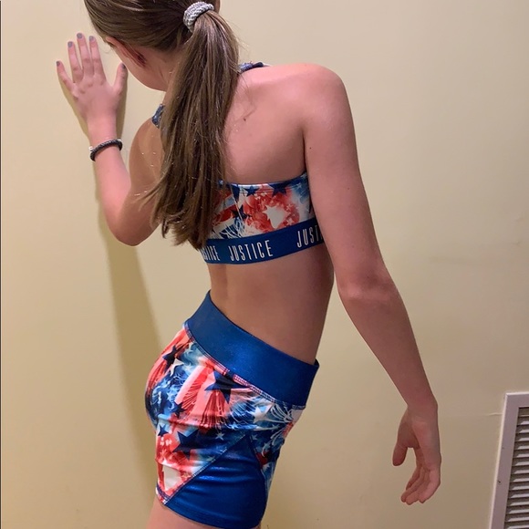 A bikini - Picture 3 of 4